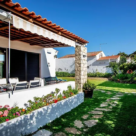 Lotus 2- By Interhome